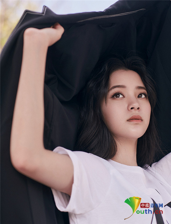 又美又A!欧阳娜娜时尚大片来袭