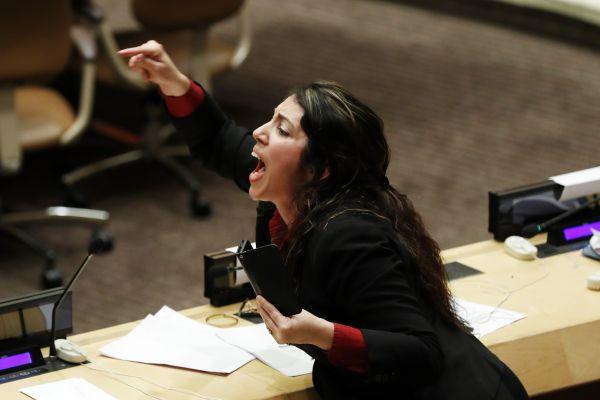 联合国会场古巴外交官叫喊拍桌子 打断美代表演讲