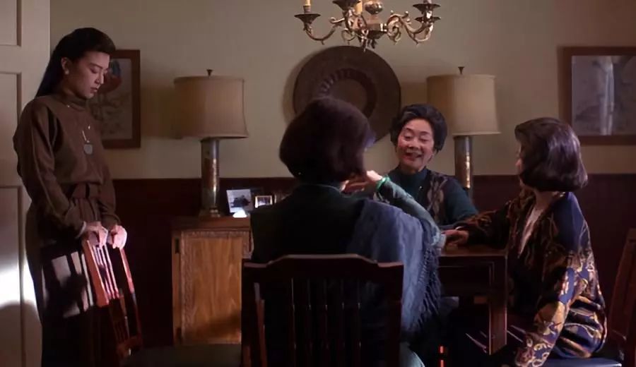 美国老太边看中国电影边流泪:这场景已见不到了