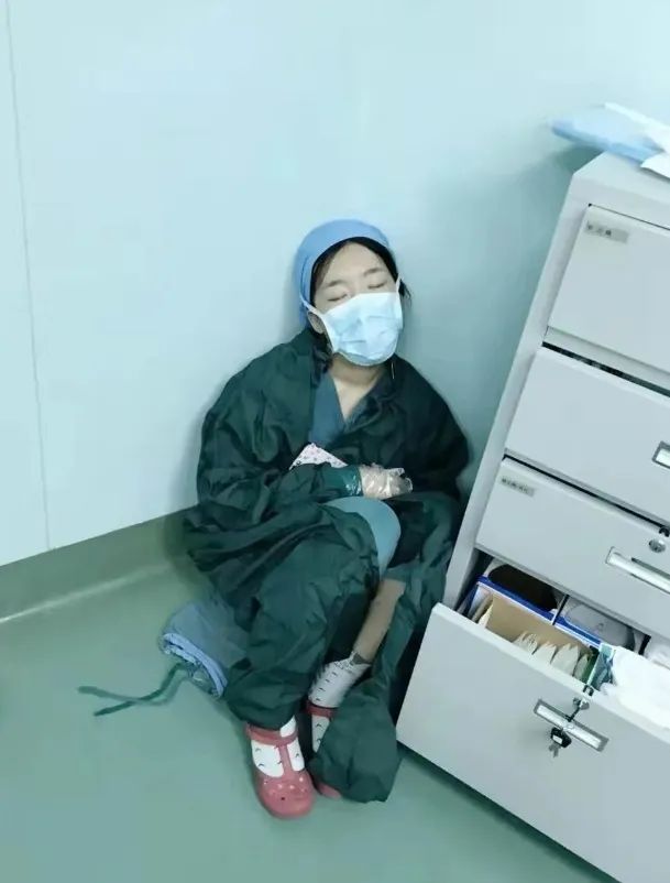 #夫妻#“90后”小夫妻的这张“合影”让人心疼……