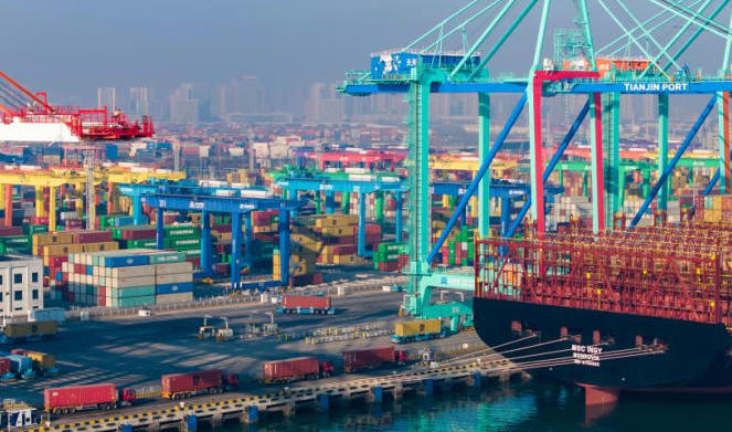 港口作业忙 力争“开门红”.jpg