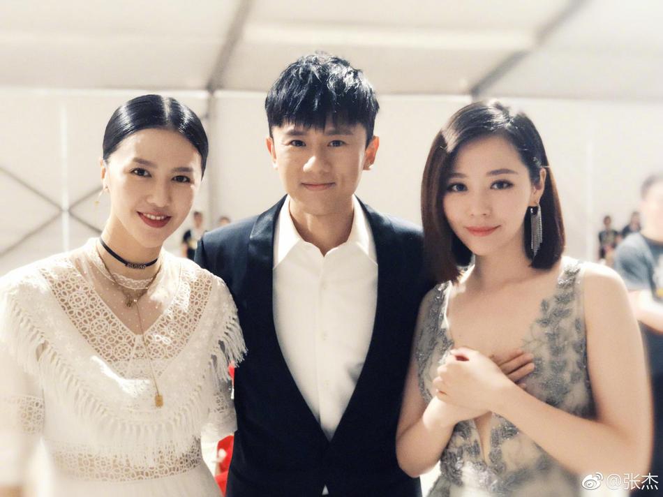 张杰张靓颖谭维维老友相见同框 网友直呼求合作