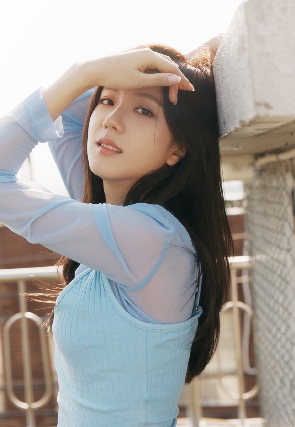 blackpink春日画报曝光 暖阳下凹造型元气满满气质足