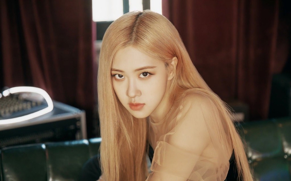 blackpink春日画报曝光 暖阳下凹造型元气满满气质足