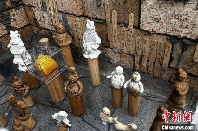 ���������Ƶġ�����ٸ����Ʒ�ڵؿ���չ��������������½�۵�һ�׶�԰��ͼ