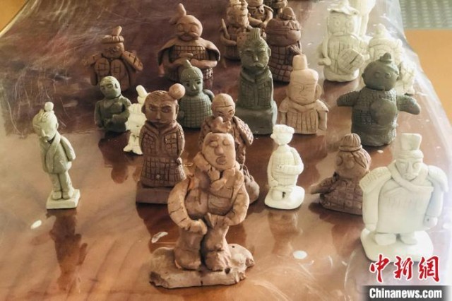 �����ǵġ�����ٸ����Ʒ����̬���䣬����ͯȤ������������½�۵�һ�׶�԰��ͼ