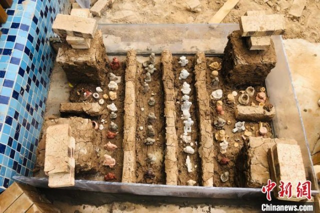 ���������Ƶġ�����ٸ����Ʒ�ڵؿ���չ��������������½�۵�һ�׶�԰��ͼ