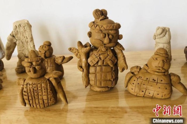 �����ǵġ�����ٸ����Ʒ����̬���䣬����ͯȤ������������½�۵�һ�׶�԰��ͼ