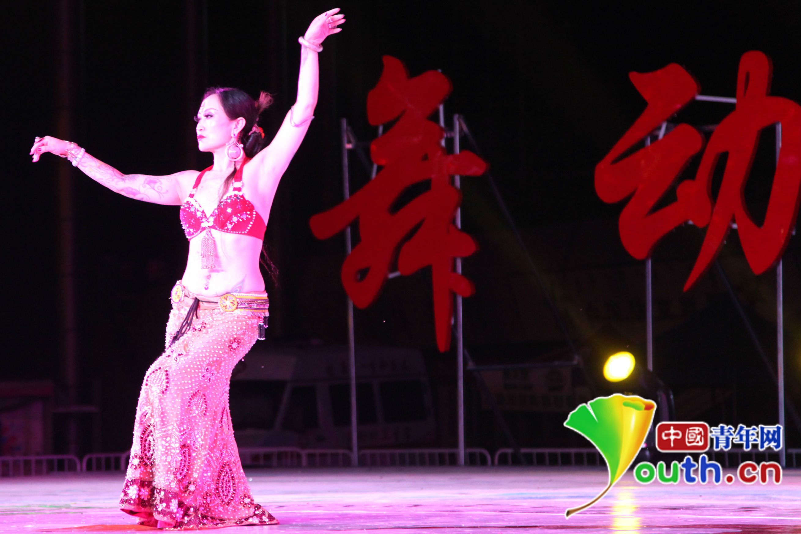 第15届肚皮舞锦标赛在鄂尔多斯举行_图片频道__中国青年网