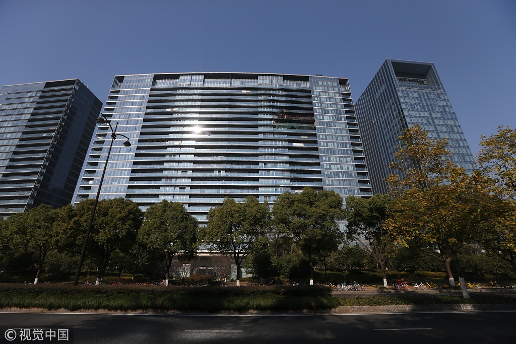 2017年12月21日,杭州,"保姆纵火案"事发地杭州绿城·蓝色钱江小区