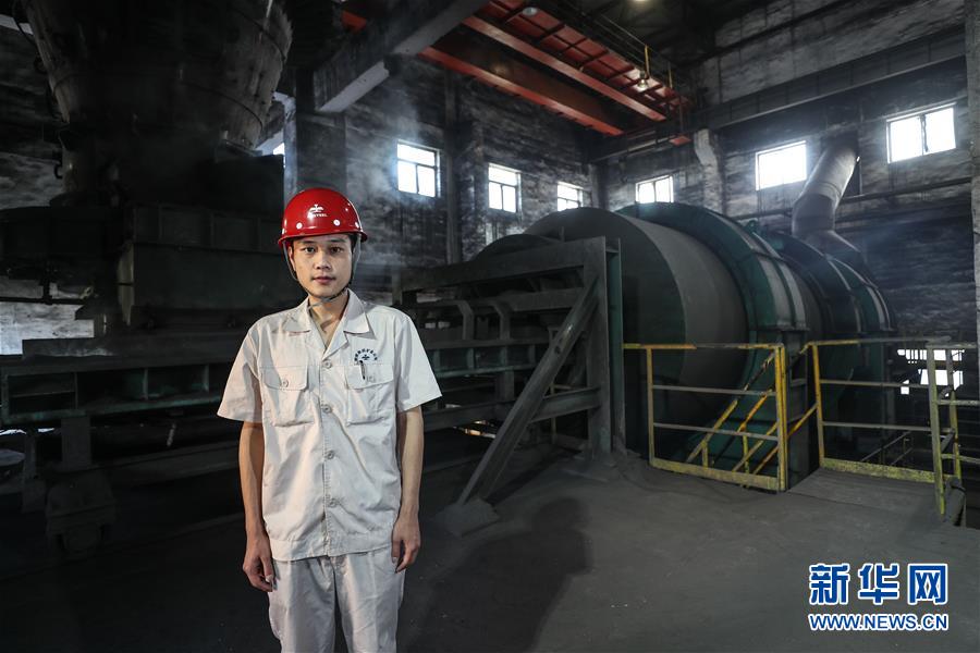 鞍钢父子兵:您的事业我来接