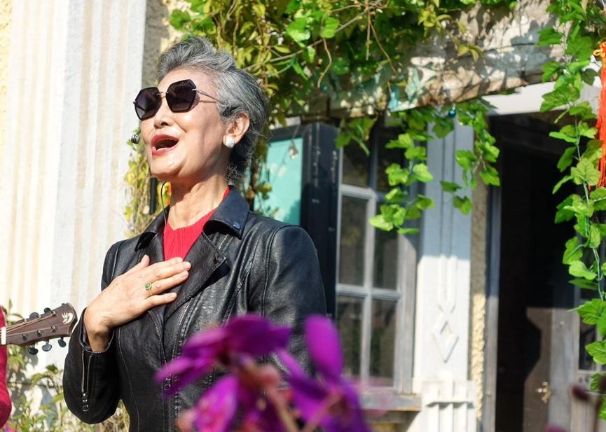 75岁的厦门网红奶奶黄炎贞