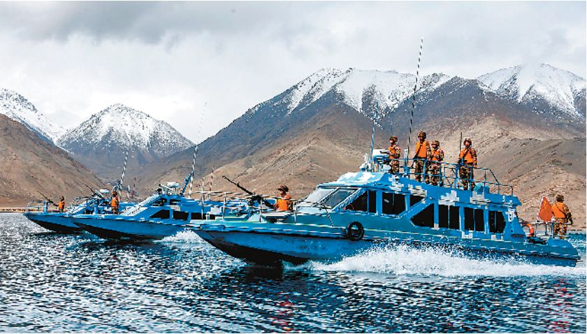 "请看记者从西藏阿里军分区某边防团巡逻艇分队发回的报道——   "西