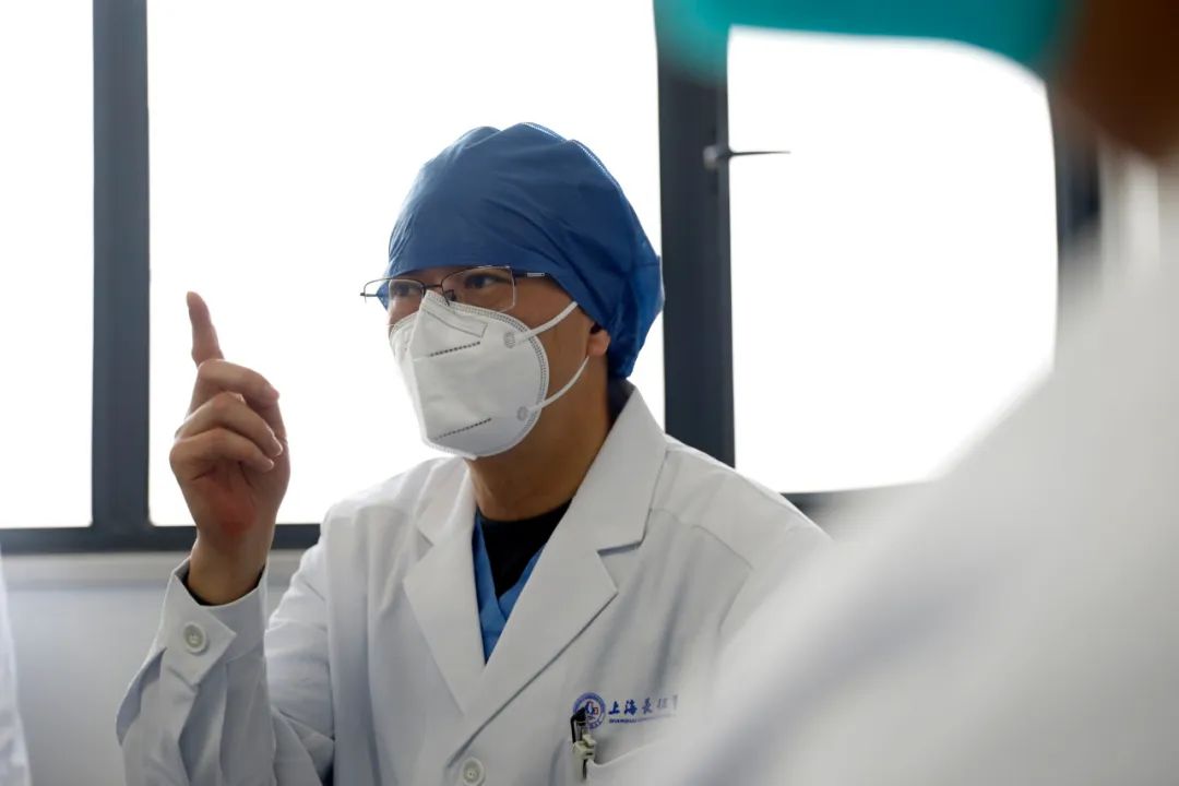 谢渭芬:临床一线的"多面手"