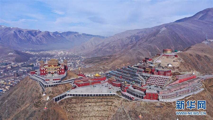 "灾后重建,带动了玉树州的人流,物流,资金流,信息流,促进玉树市饭展