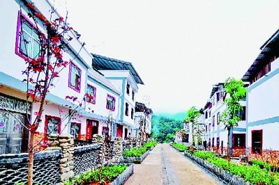 黄文秀生前所驻村告别贫困