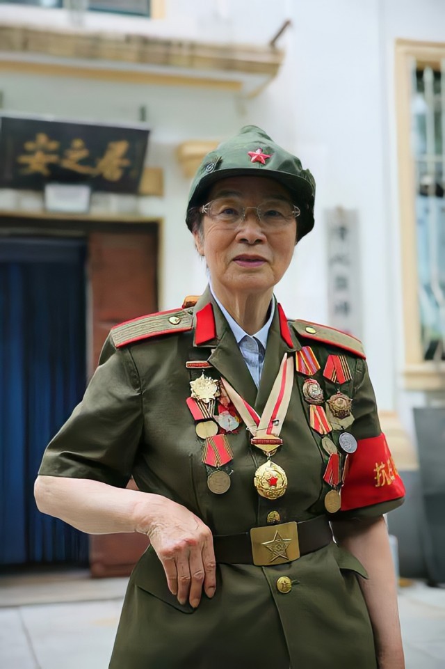 鲐背之年的李敏依然神采奕奕 本文图片均为受访者供图