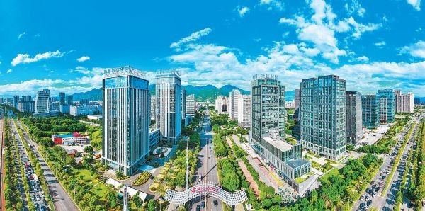 2024年，福州高新区初度进入中国园区高质地发展百强榜。福州日报记者 林双伟摄