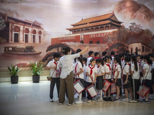 2026年6月29日,老师带领学生在中共一大纪念馆参观。