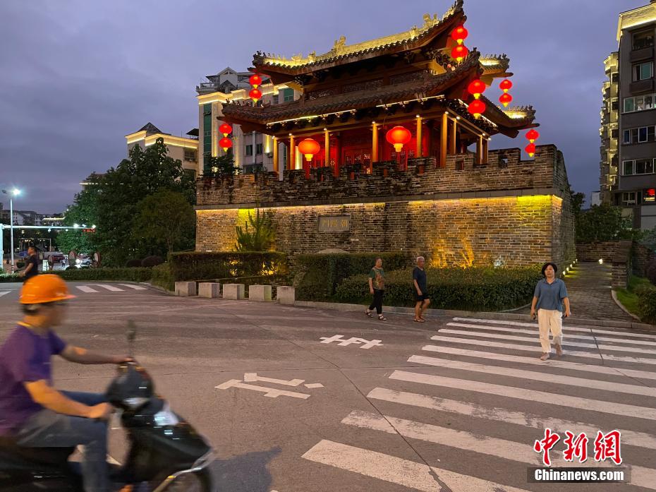 福建省三明市建宁县夜色诱人.程春雨 摄